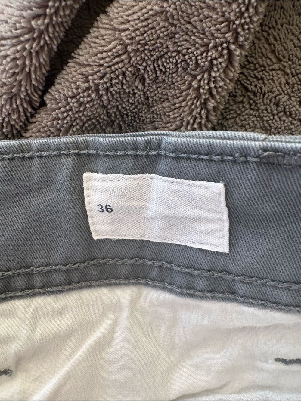 GAP Men's Light Gray Cargo Shorts - Utility Pockets - Picture 2 of 4